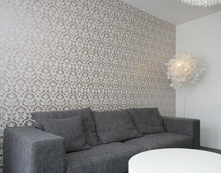 Jemná tapeta tmavý byt příjemně oživí